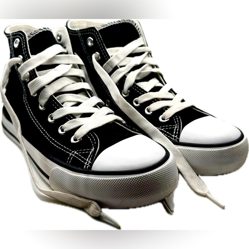 Women's Unbranded High top Black& White Shoes Size 7 Upper& Lining Canvas Comfy